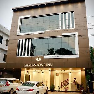 Silverstone Inn